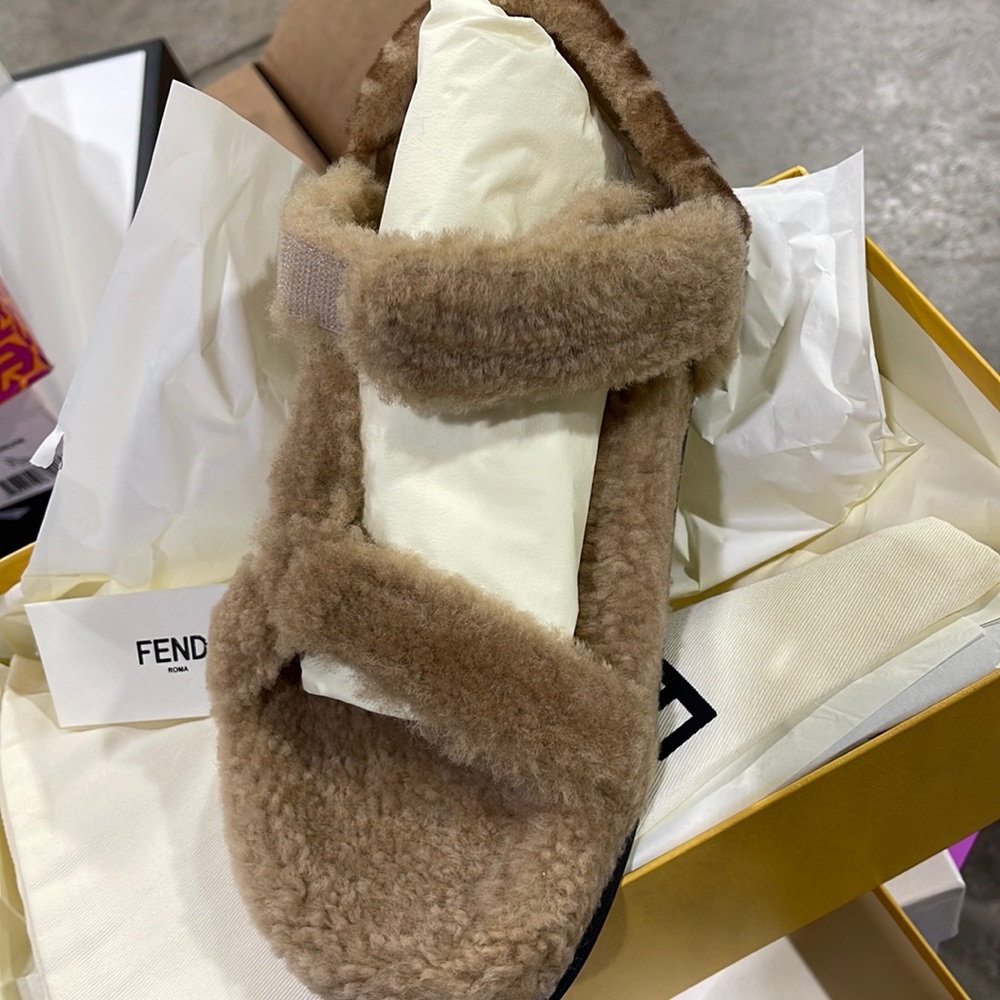 FendiSkims shearling sandalo sz 41